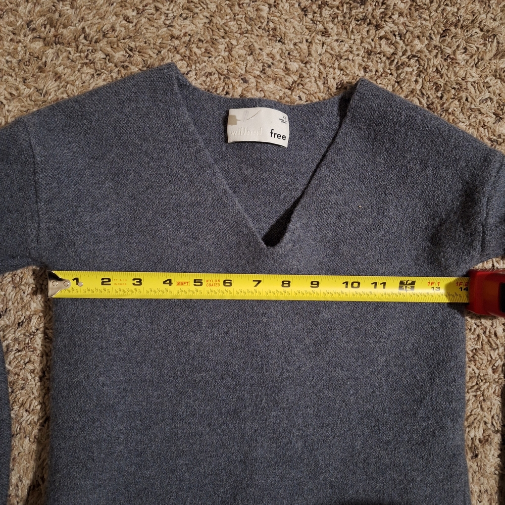 Aritzia Wilfred Free Merino Wool Wolter V-Neck Sweater (Fits XXS/XS) - Picture 3 of 10